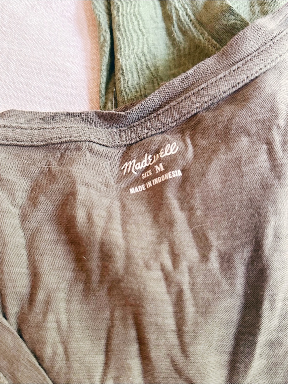 Lot of three Madewell v neck t shirts women’s medium green red olive lightweight - Picture 2 of 7